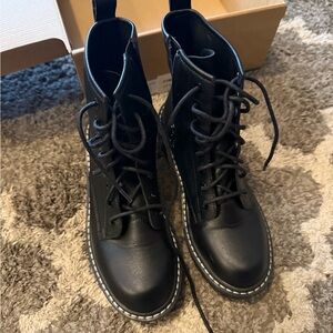 Elegant Black Lace-Up Women's Boots